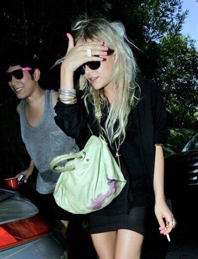 mary kate olsen green balenciaga bag